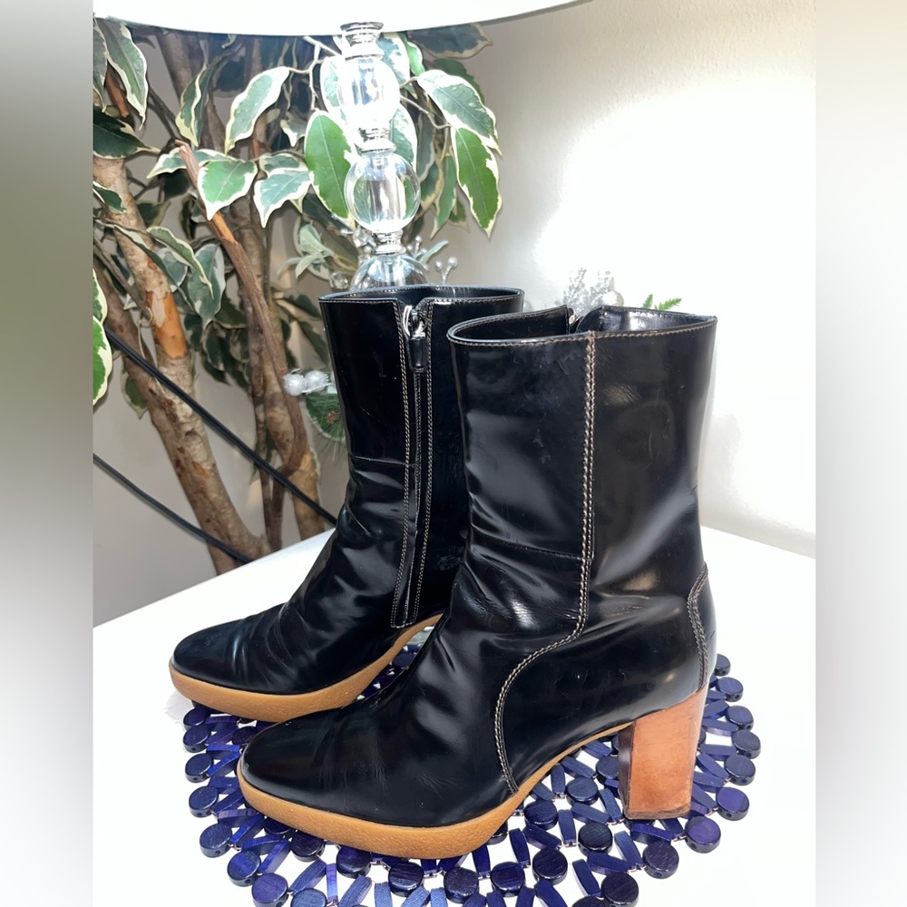 VINTAGE 80S TOD’S BLACK LEATHER ZIPPERED CREPE SOLE BOOT MADE IN ITALY SIZE 10 - Picture 3 of 16
